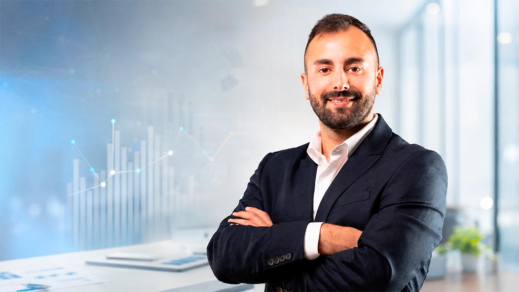 Leo, cofundador de CILAM Global, especialista en asesoramiento empresarial y gestión financiera